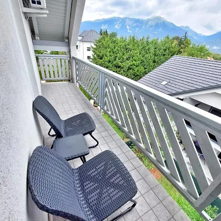 Centrally Located, With Castle View And 2 Parkings アパート ブレッド