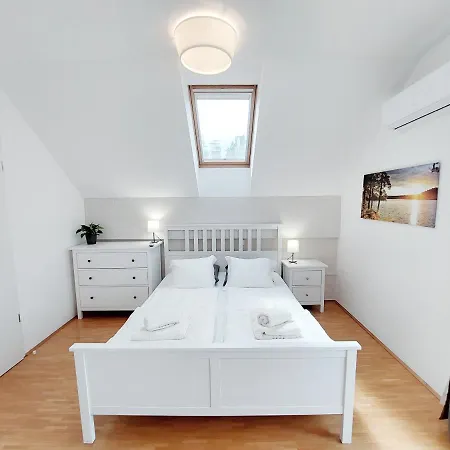 Centrally Located, With Castle View And 2 Parkings * Bled