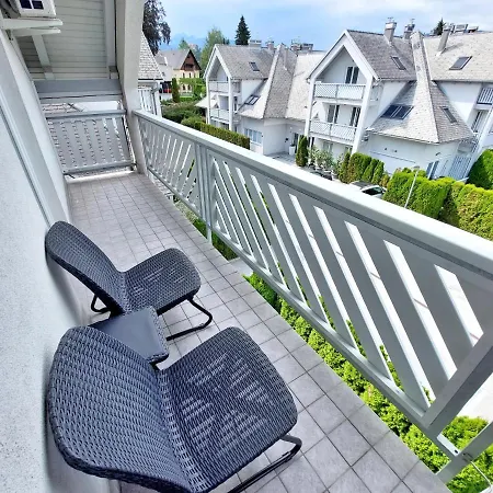 Centrally Located, With Castle View And 2 Parkings アパート ブレッド