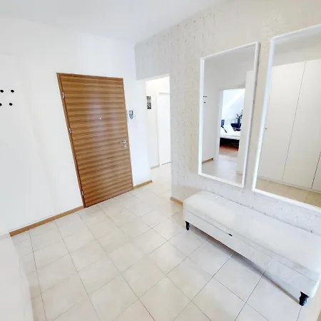 Apartmán Centrally Located, With Castle View And 2 Parkings *