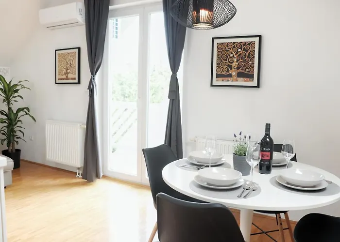 Appartamento Centrally Located, With Castle View And 2 Parkings Bled