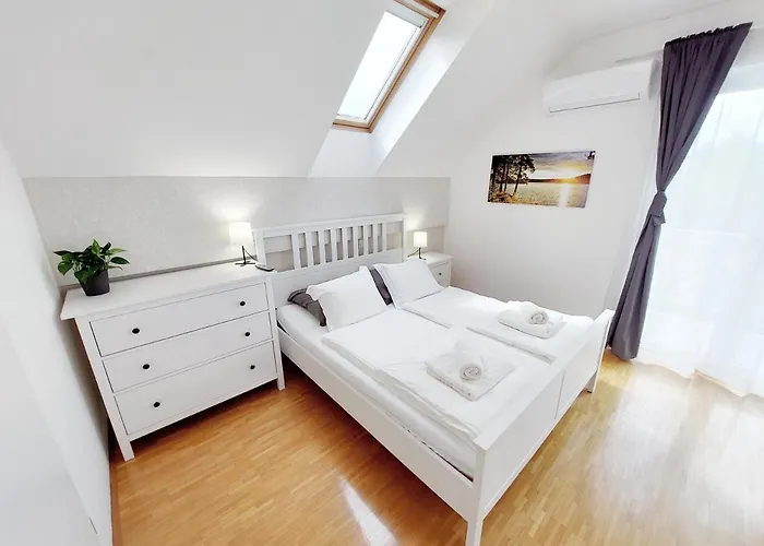 Centrally Located, With Castle View And 2 Parkings * Bled