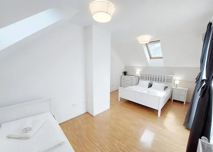 Centrally Located, With Castle View And 2 Parkings Appartamento *