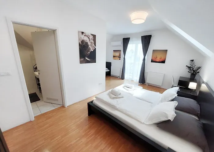 Centrally Located, With Castle View And 2 Parkings Appartamento