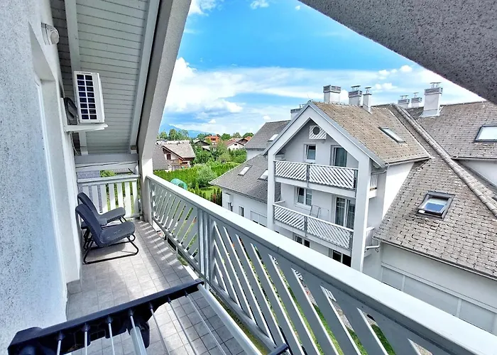 Appartamento Centrally Located, With Castle View And 2 Parkings Bled